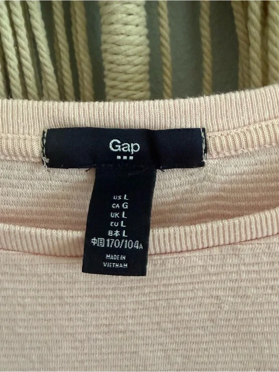 GAP Ribbed Top - Picture 3 of 4